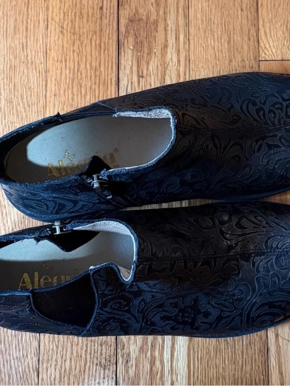 Algeria Size 38 Women's Embossed Black Brocade Leather Side Zip Ankle Booties